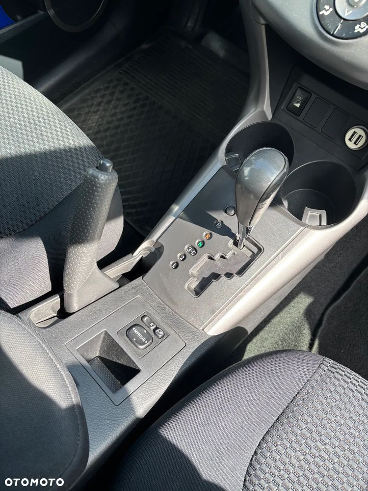 Toyota RAV4 2.0 4x4 Automatik Sol - 29