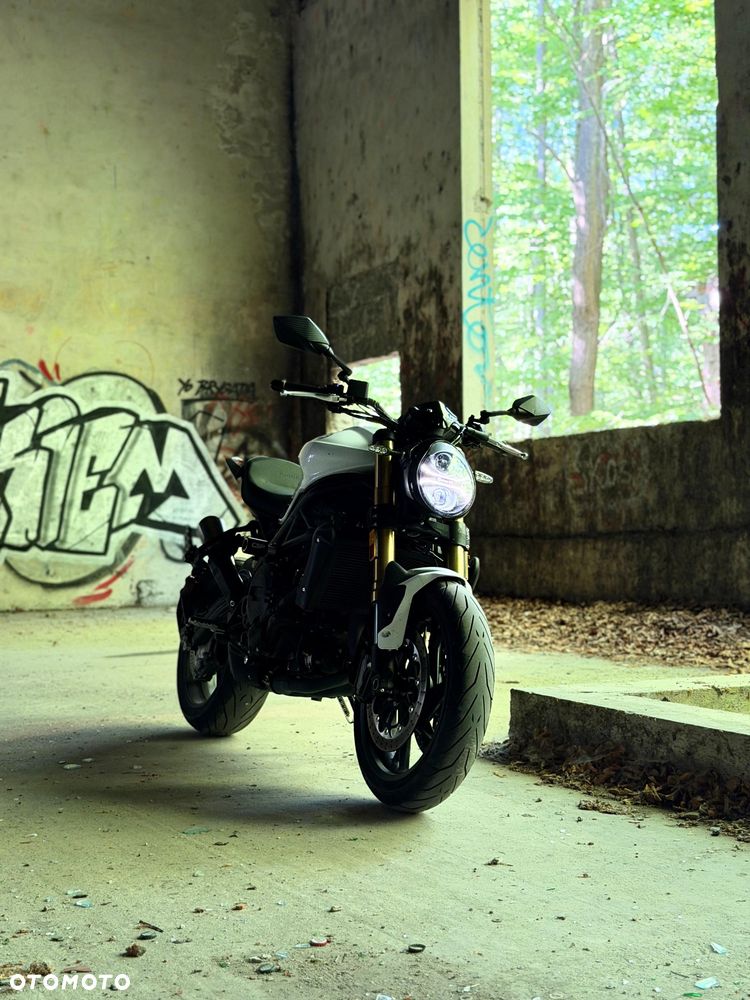 Benelli 752 S - 1