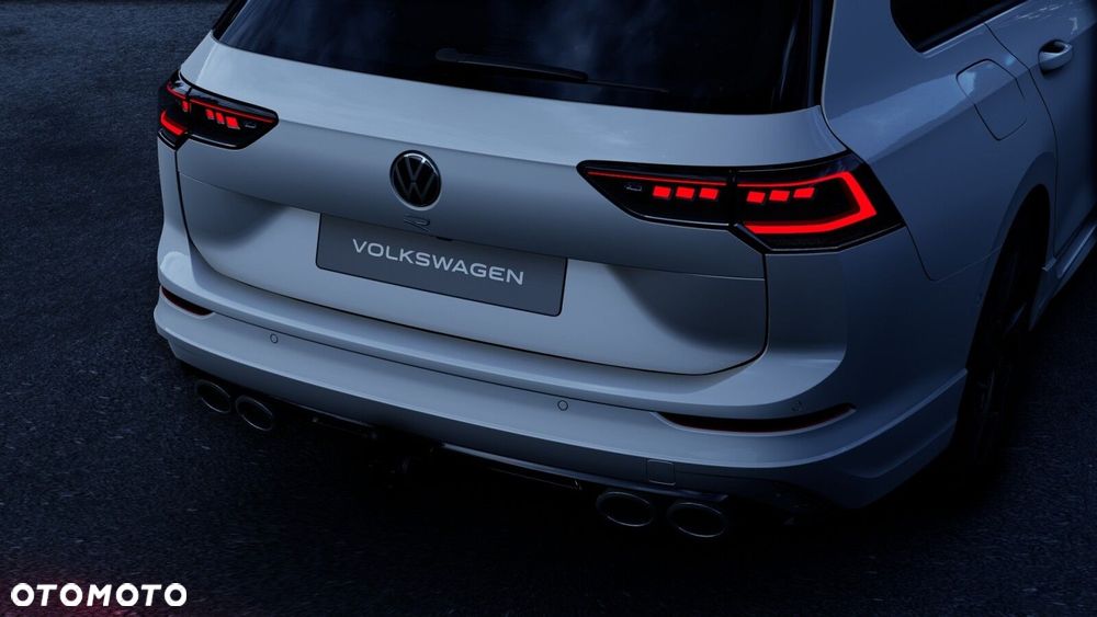 Volkswagen Golf Variant - 11