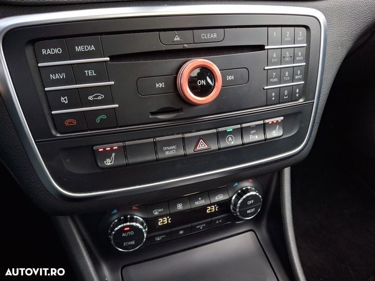 Mercedes-Benz CLA 200 7G-DCT Urban - 24