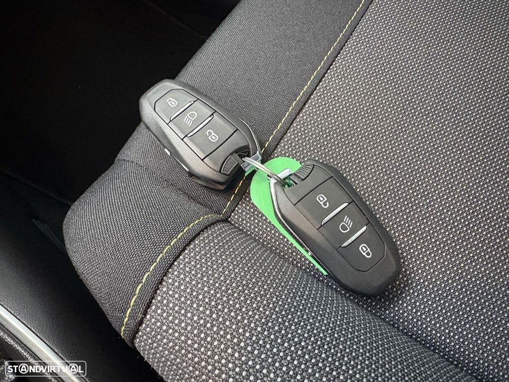 Citroën C3 1.2 PureTech Shine - 18