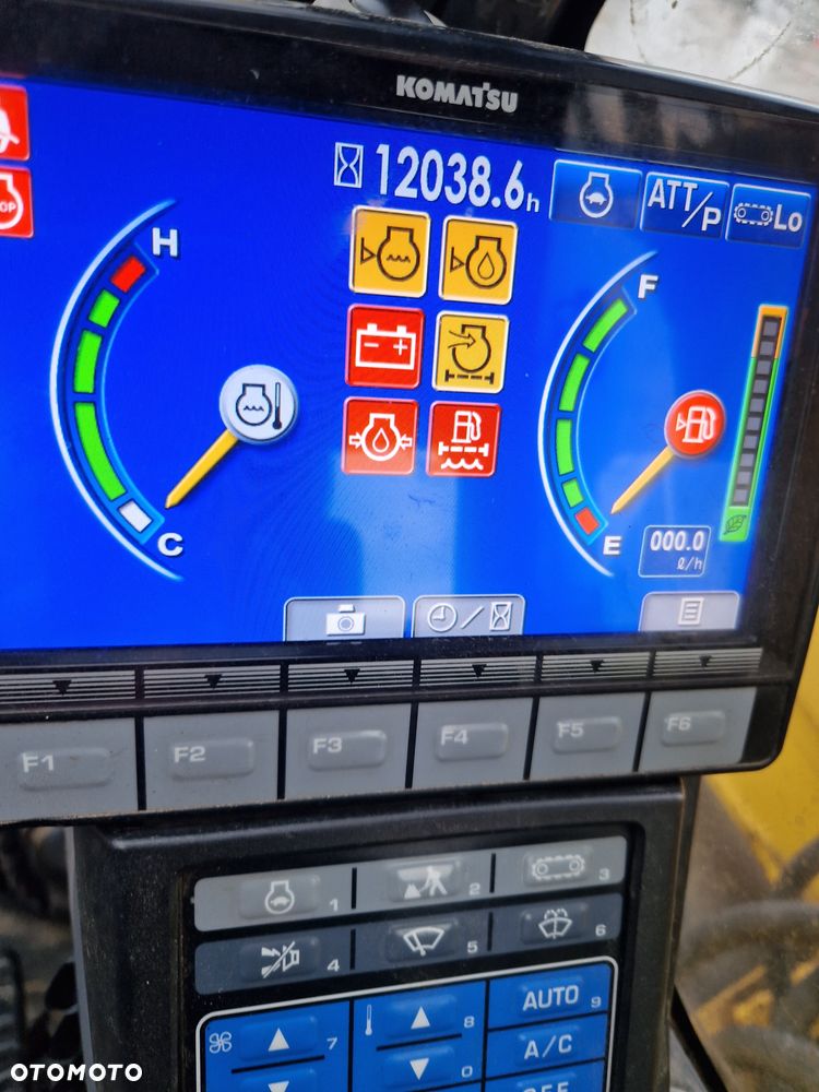 Komatsu PC228-10 - 4