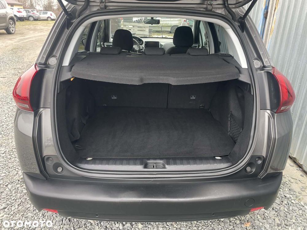 Peugeot 2008 1.2 Pure Tech Allure S&S - 15