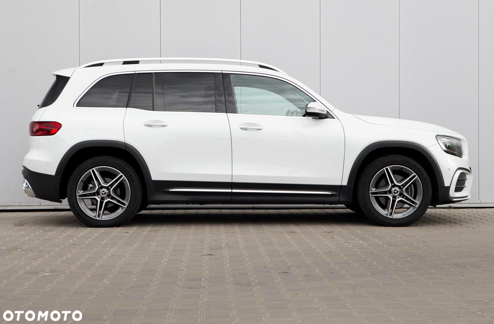 Mercedes-Benz GLB 200 AMG Line 7G-DCT - 7