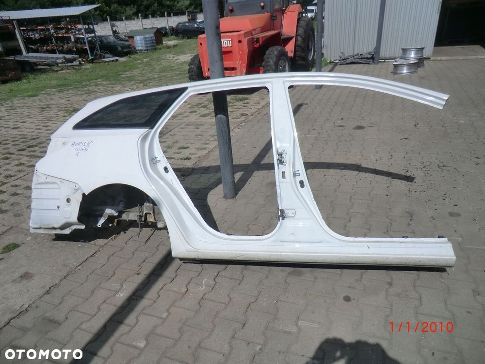 TOYOTA AURIS II 12-18 KOMBI ĆWIARTKA PRÓG PRAWY TYLNY - 1