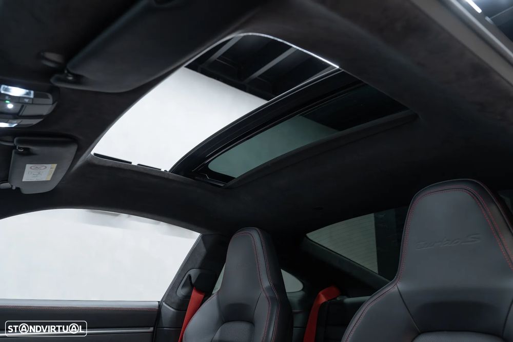 Porsche 911 (992) Turbo S - 30