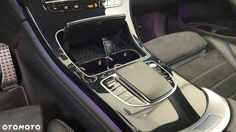Mercedes-Benz GLC 300 e 4-Matic - 19