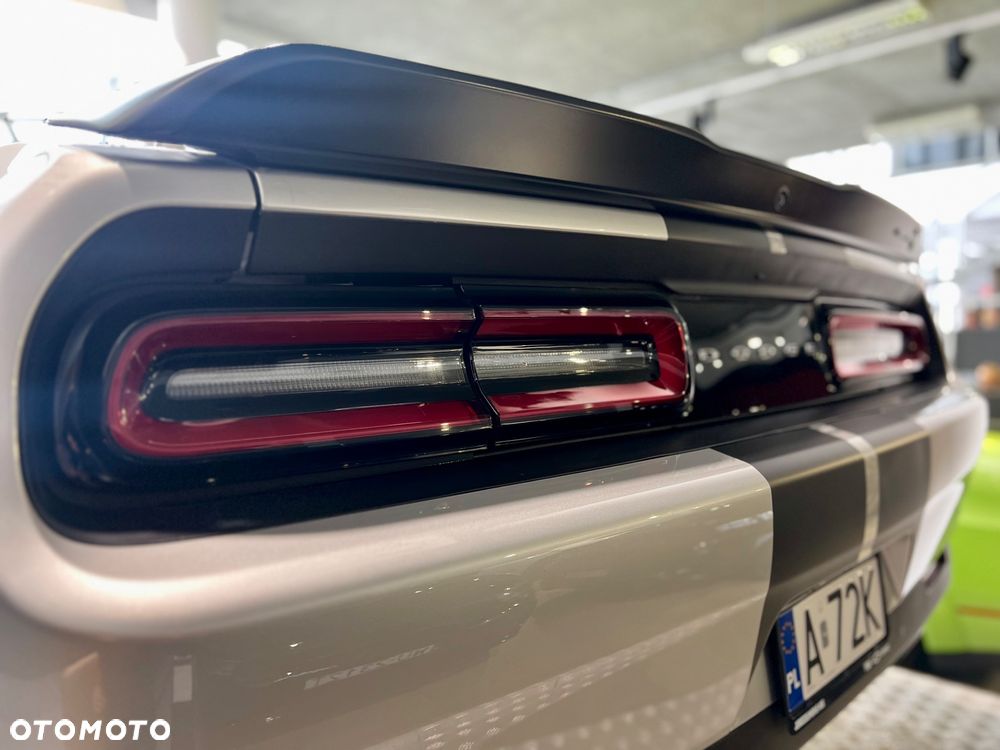 Dodge Challenger 6.4 Scat Pack - 13