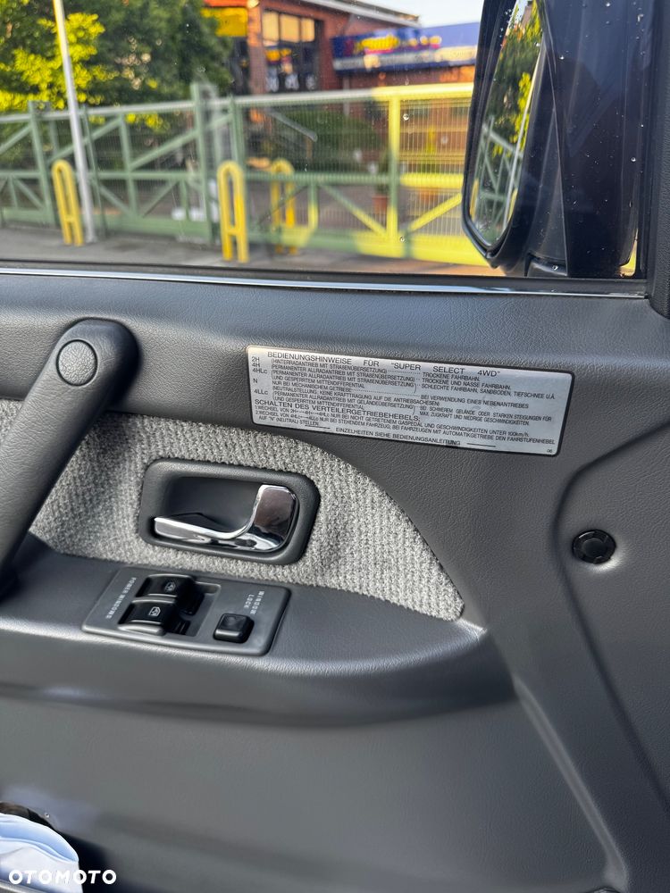 Mitsubishi Pajero - 17