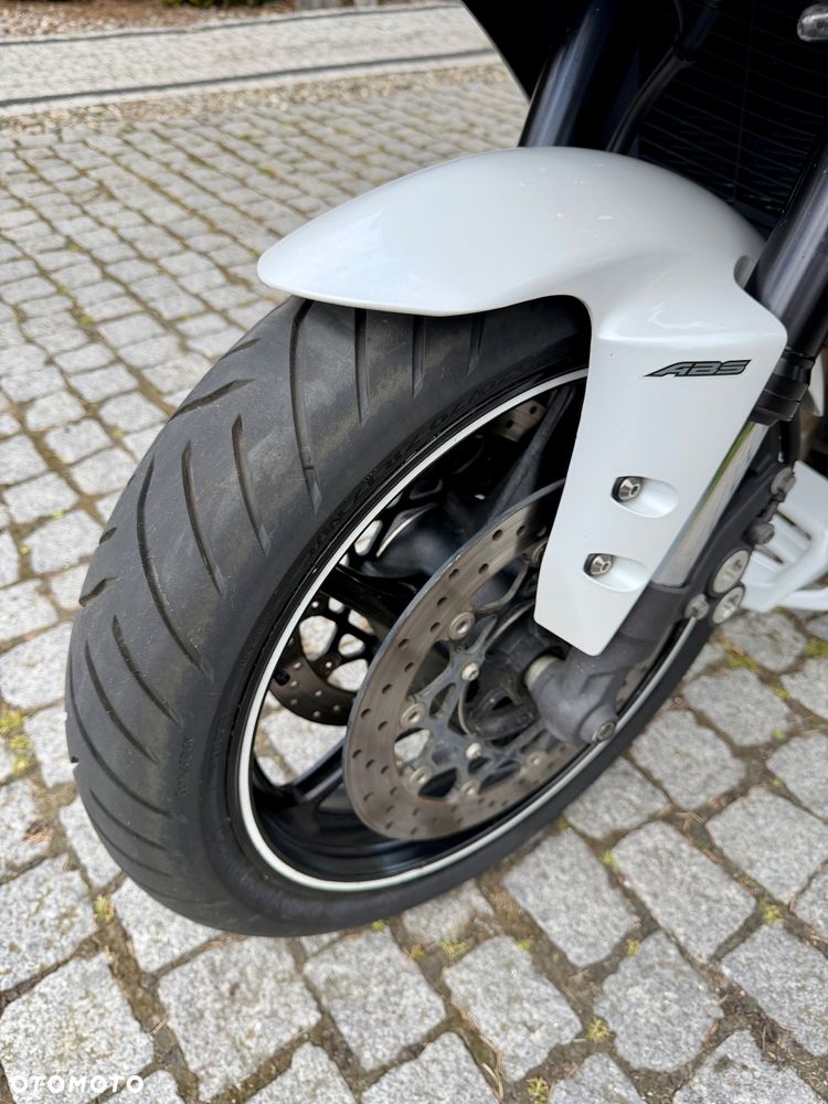 Yamaha FZ - 16