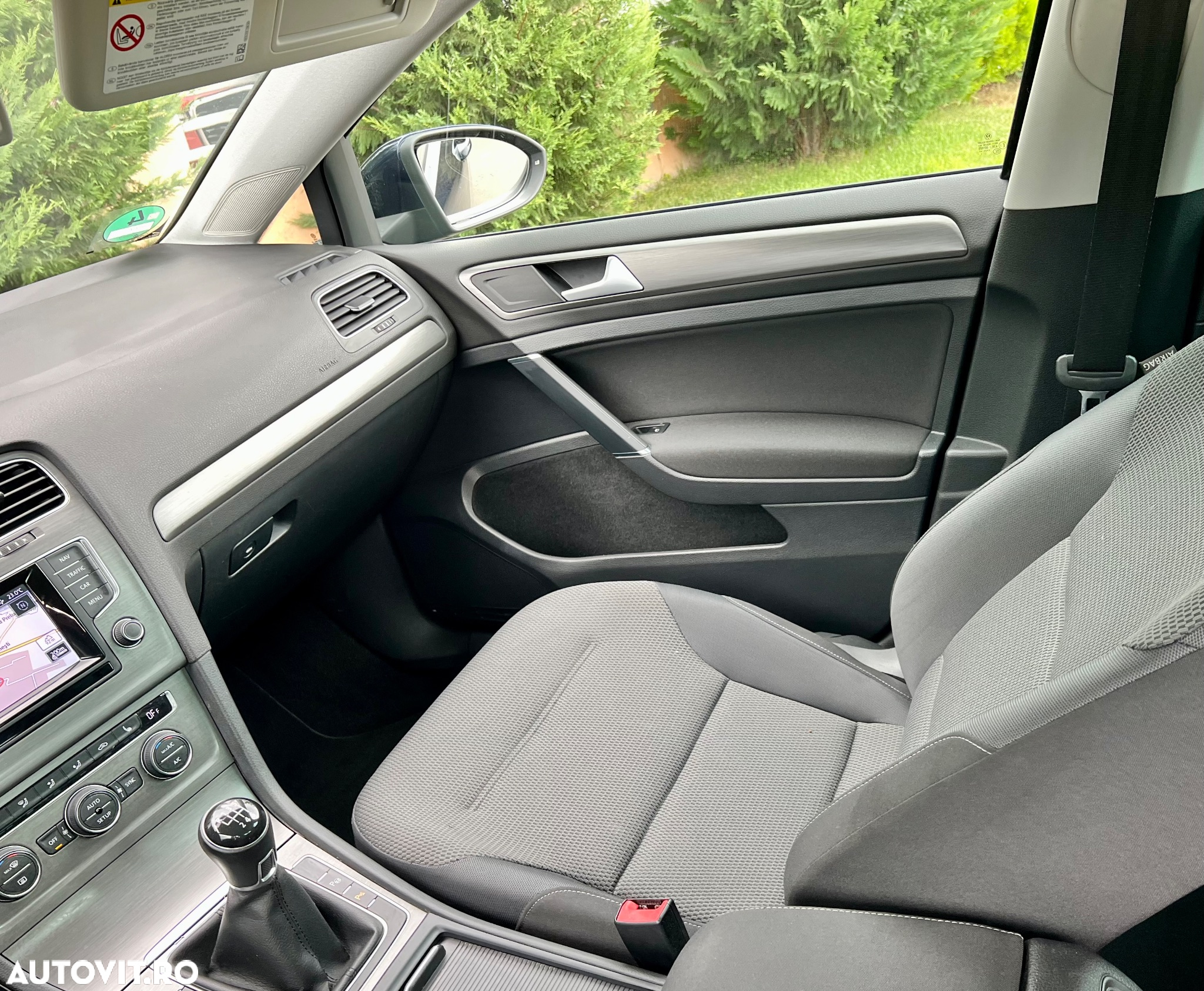 Volkswagen Golf 1.4 TSI BMT Comfortline - 19
