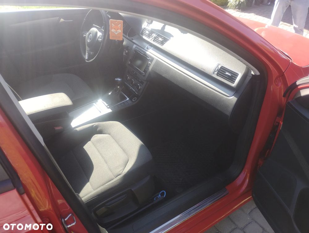 Volkswagen Passat 2.0 TDI Individual - 10