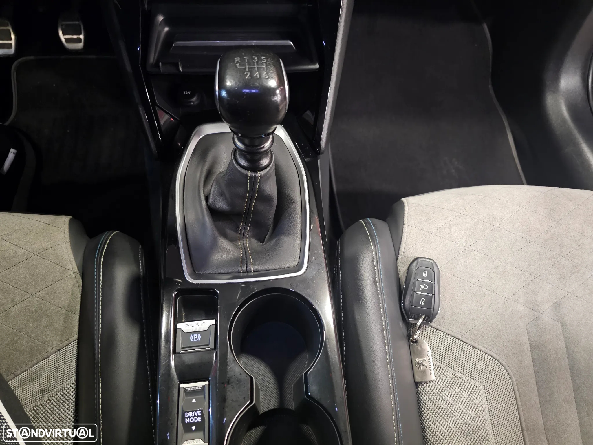 Peugeot 208 1.2 PureTech GT Line - 38