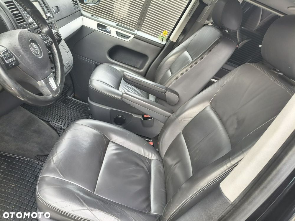 Volkswagen Multivan - 11