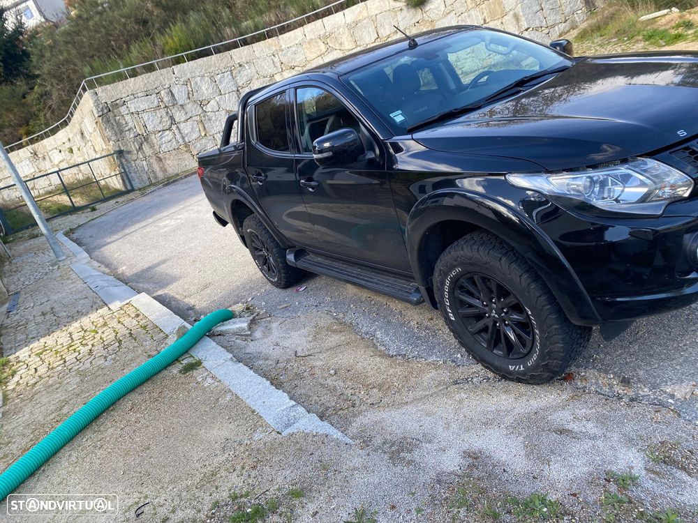 Mitsubishi L200 2.4 DI-D CD Instyle Sportb.Strakar 4WD - 10