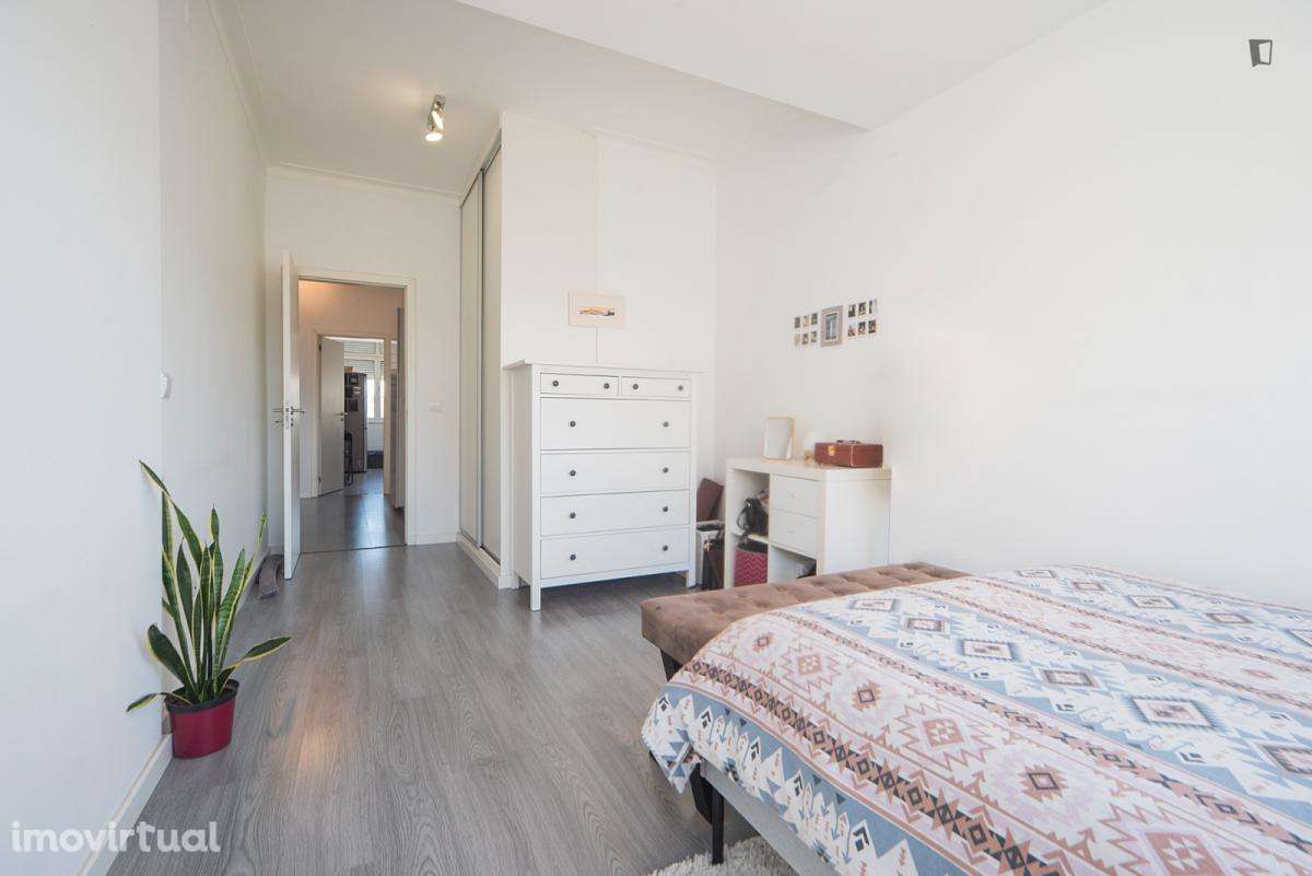 Apartamento com 2 quartos - localizado em Sete Rios Lisbon - Grande imagem: 2/31