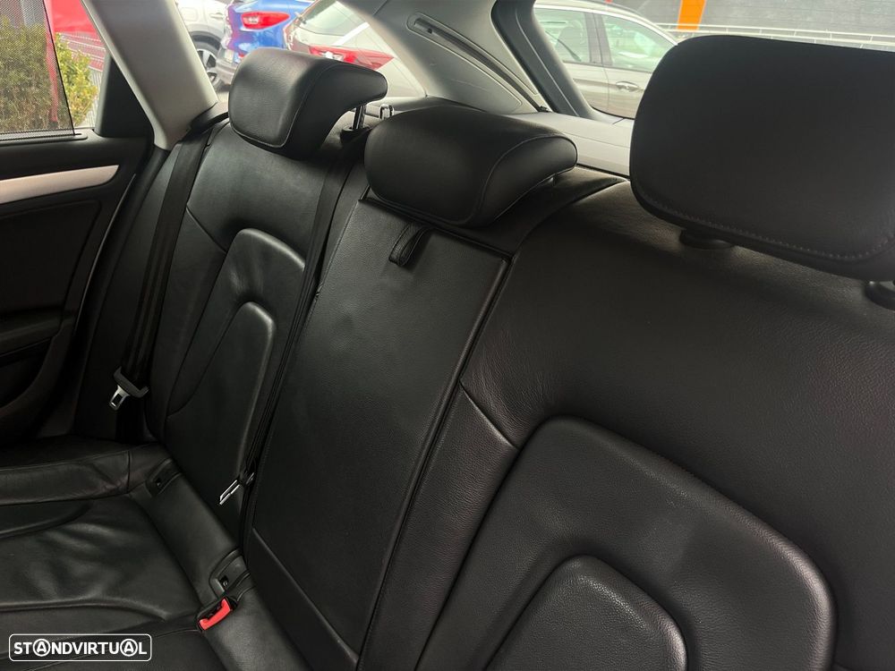 Audi A4 Avant 2.0 TDI Business Line S-line - 17