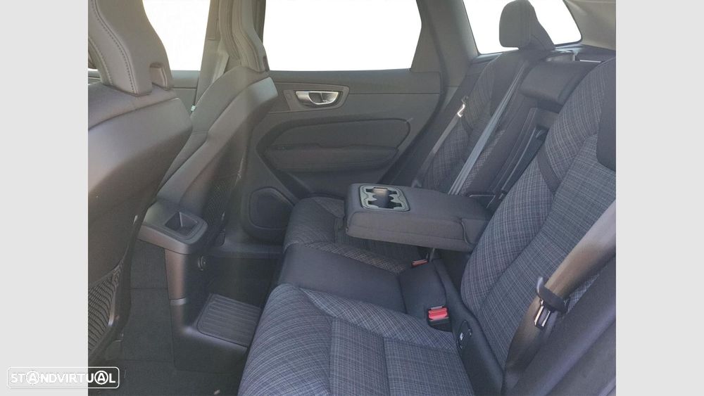 Volvo XC 60 2.0 T6 PHEV Core AWD - 16