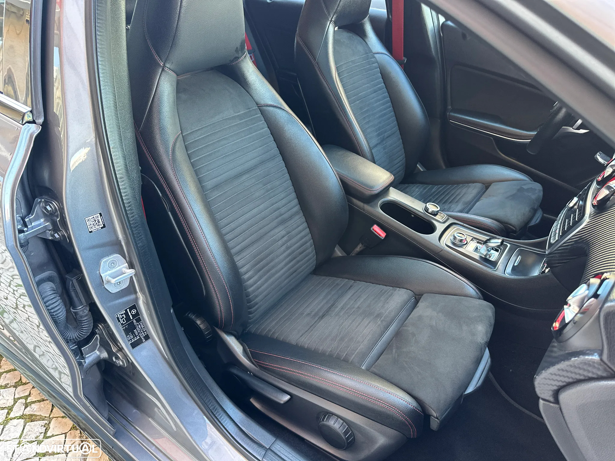 Mercedes-Benz A 45 AMG 4Matic Speedshift 7G-DCT - 31