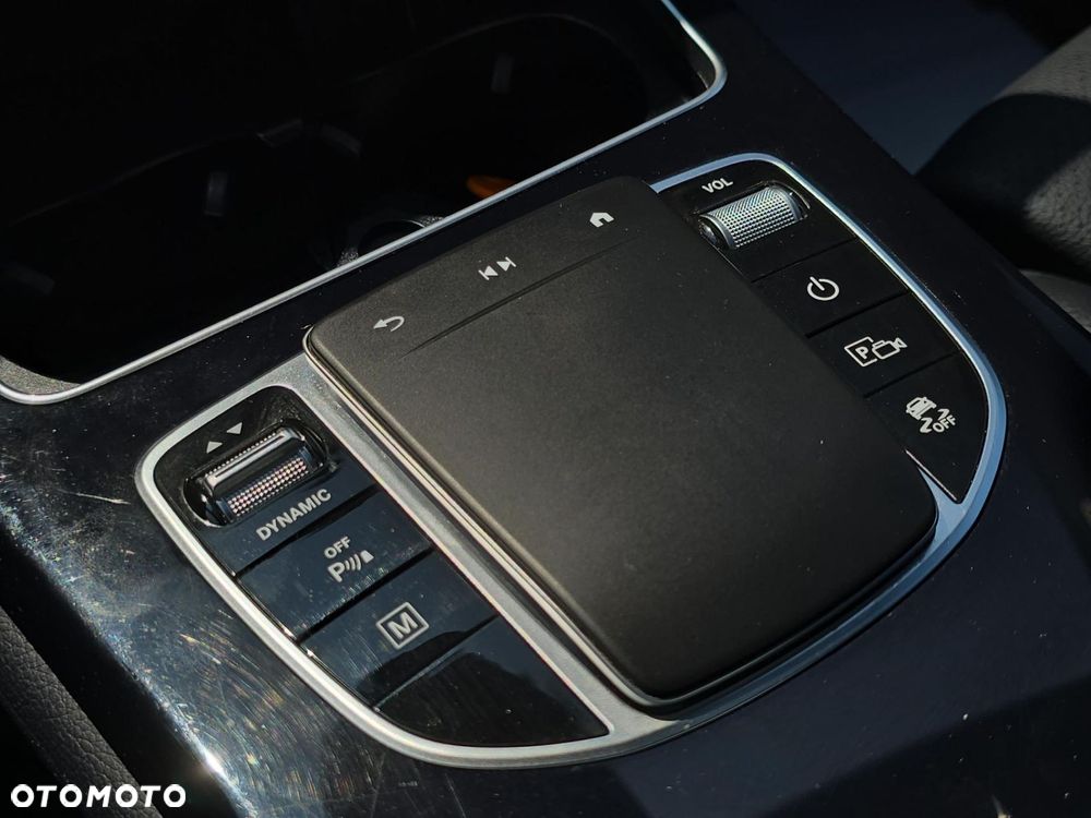 Mercedes-Benz GLC - 22
