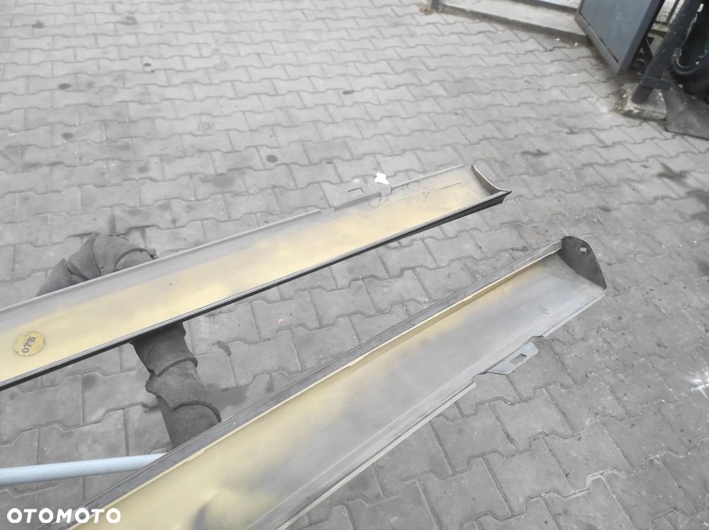 PRÓG PROGI NAKŁADKI LISTWY VW GOLF 5 3 DRZWI 1K3 R32 GTI KOMPLET 1K3853859D 1K3853860D CZARNE LAKIEROWANE WYSYŁKA !!!! - 7