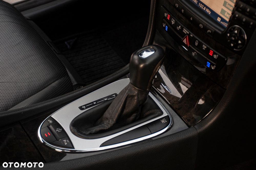 Mercedes-Benz Klasa E 500 7G-TRONIC Avantgarde - 25