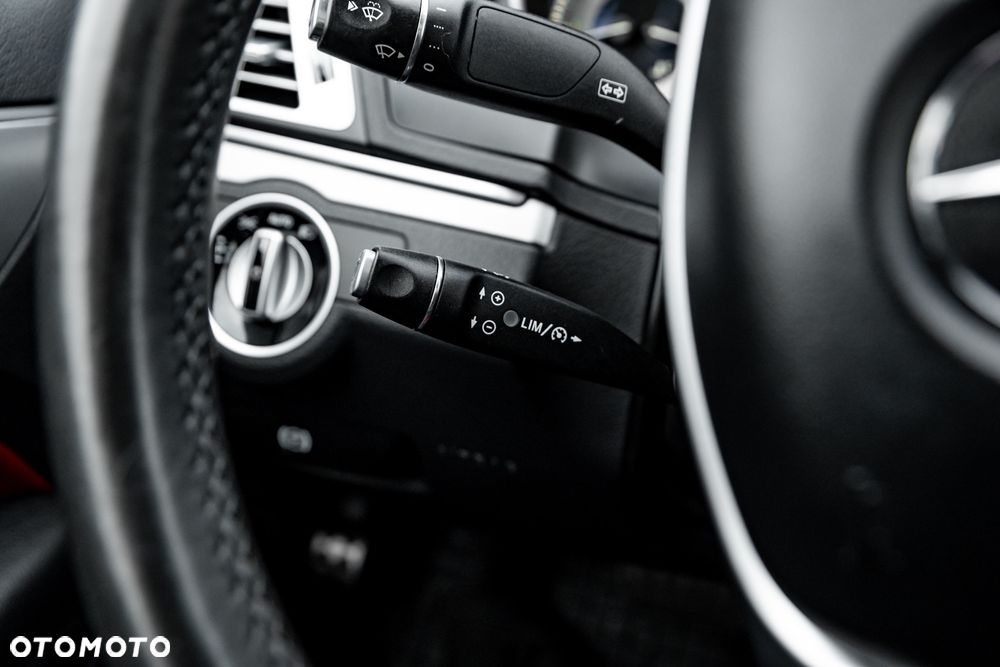 Mercedes-Benz Klasa E 250 7G-TRONIC - 29