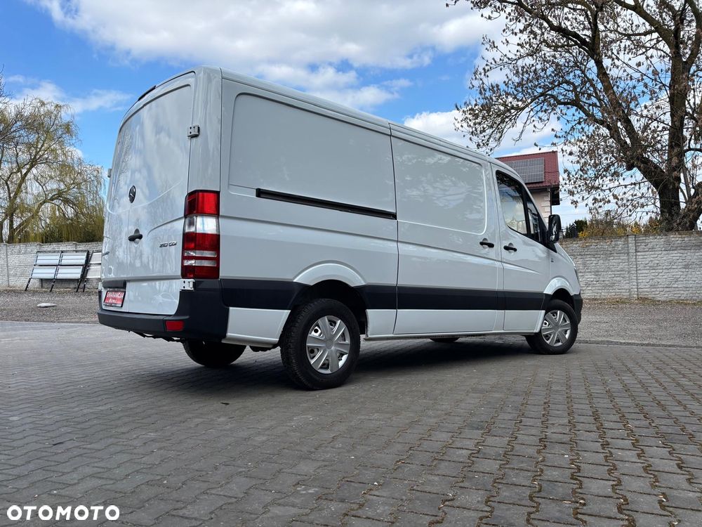 Mercedes-Benz Sprinter - 4
