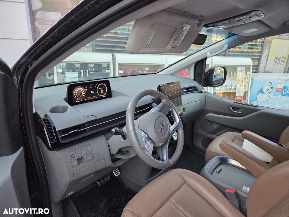 Hyundai Staria 2.2 CRDi Allrad Signature - 7