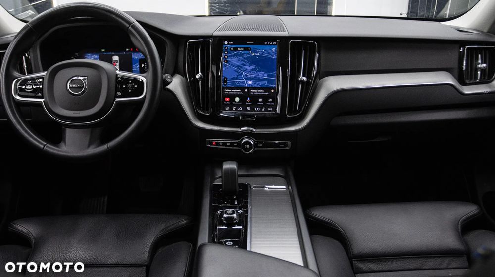 Volvo XC 60 B4 D AWD Plus Dark - 17