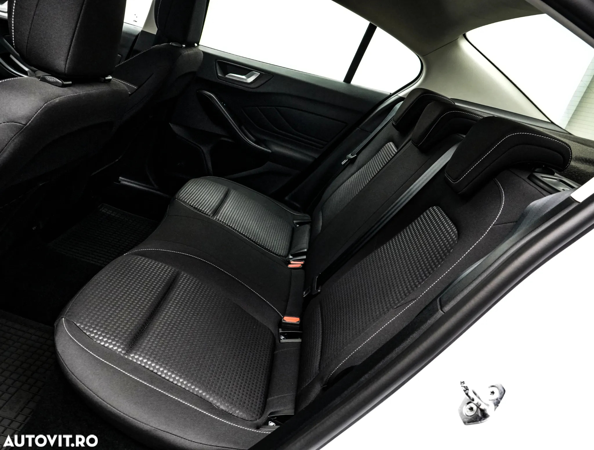 Ford Focus 1.5 EcoBlue Titanium Business - 16