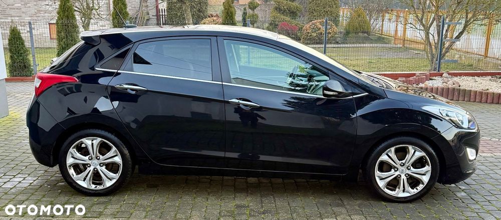 Hyundai i30 blue 1.6 CRDi Passion - 7