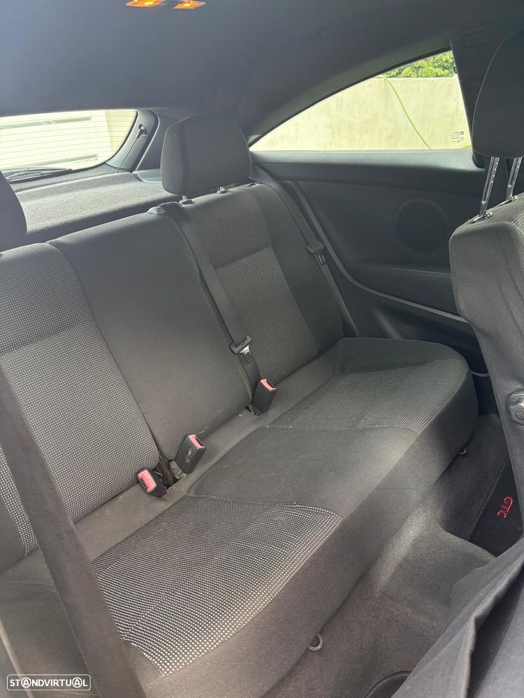 Opel Astra GTC 1.9 CDTI - 8