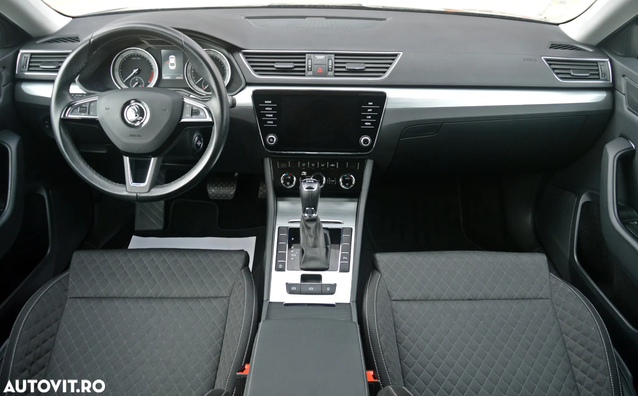 Skoda Superb 2.0 TDI DSG Active - 20