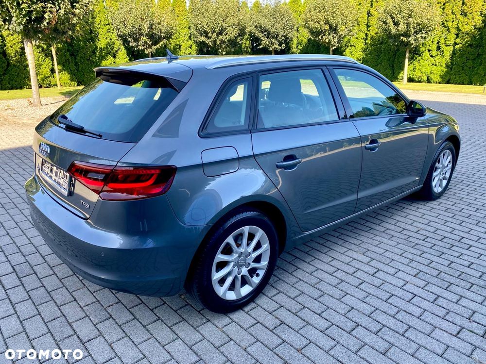 Audi A3 Sportback - 2