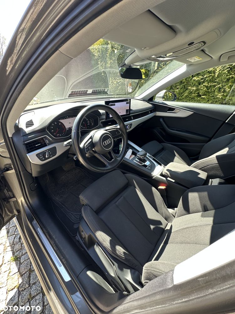 Audi A4 Avant 40 TFSI S tronic - 16