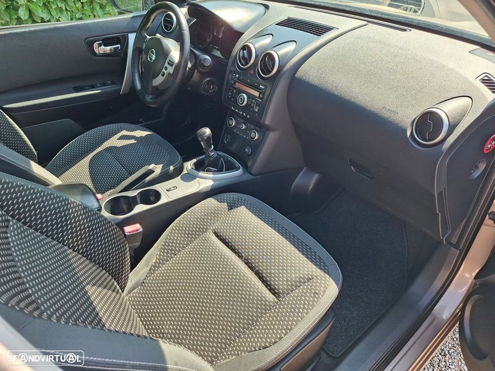 Nissan Qashqai 1.5 dCi Tekna NA+PI Castanho FPD - 11