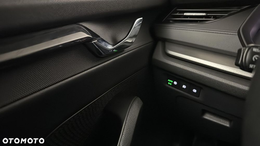 Skoda Octavia 2.0 TDI Ambition DSG - 22