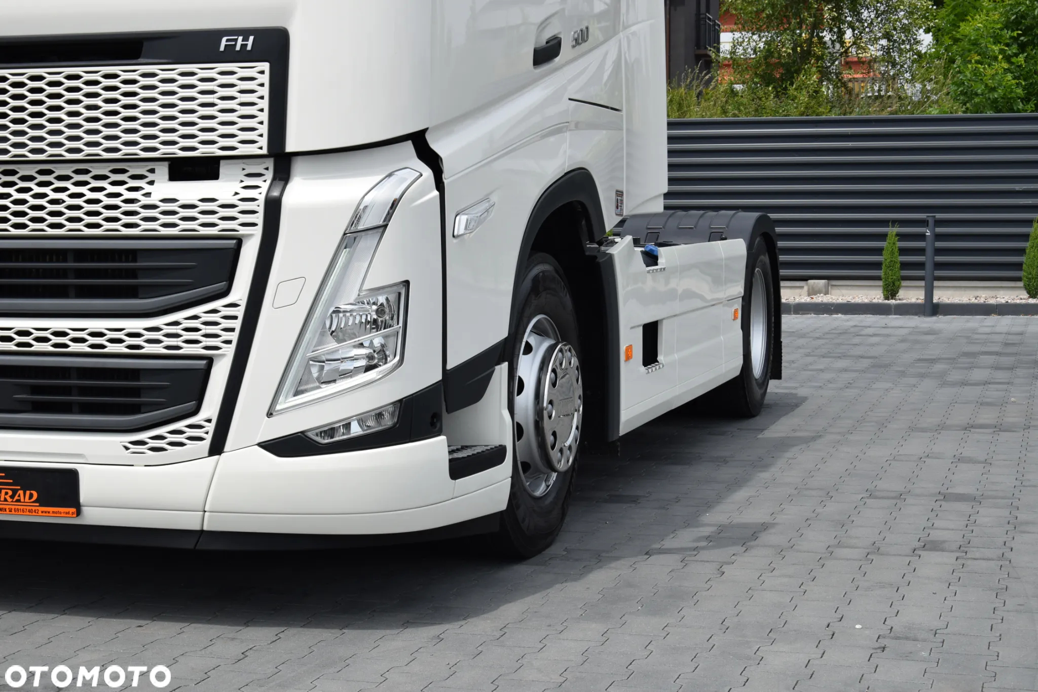 Volvo FH500 / EURO 6 / NOWY MODEL / KLIMATYZACJA POSTOJOWA / ACC / LEDY / 2 ZBIORNIKI / FULL SPILERY / 2023 / NISKI PRZEBIEG / SERWISOWANY / SPROWADZONY - 11