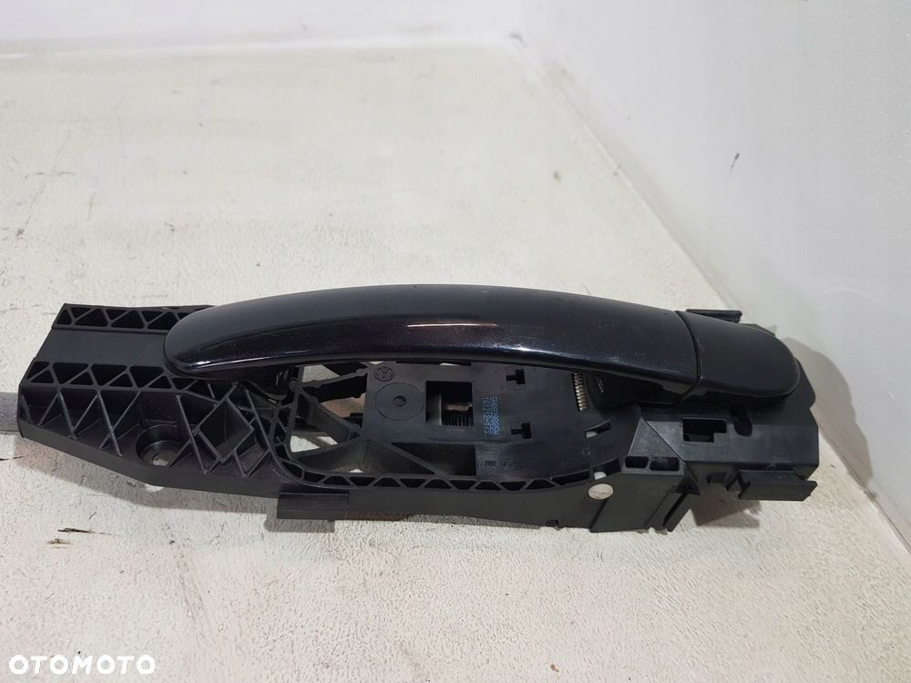 ZAMEK DRZWI PRAWY PRZÓD 5N1837016E VW TIGUAN 5N 2.0 TDI 12R LIFT EUR LC9X - 9