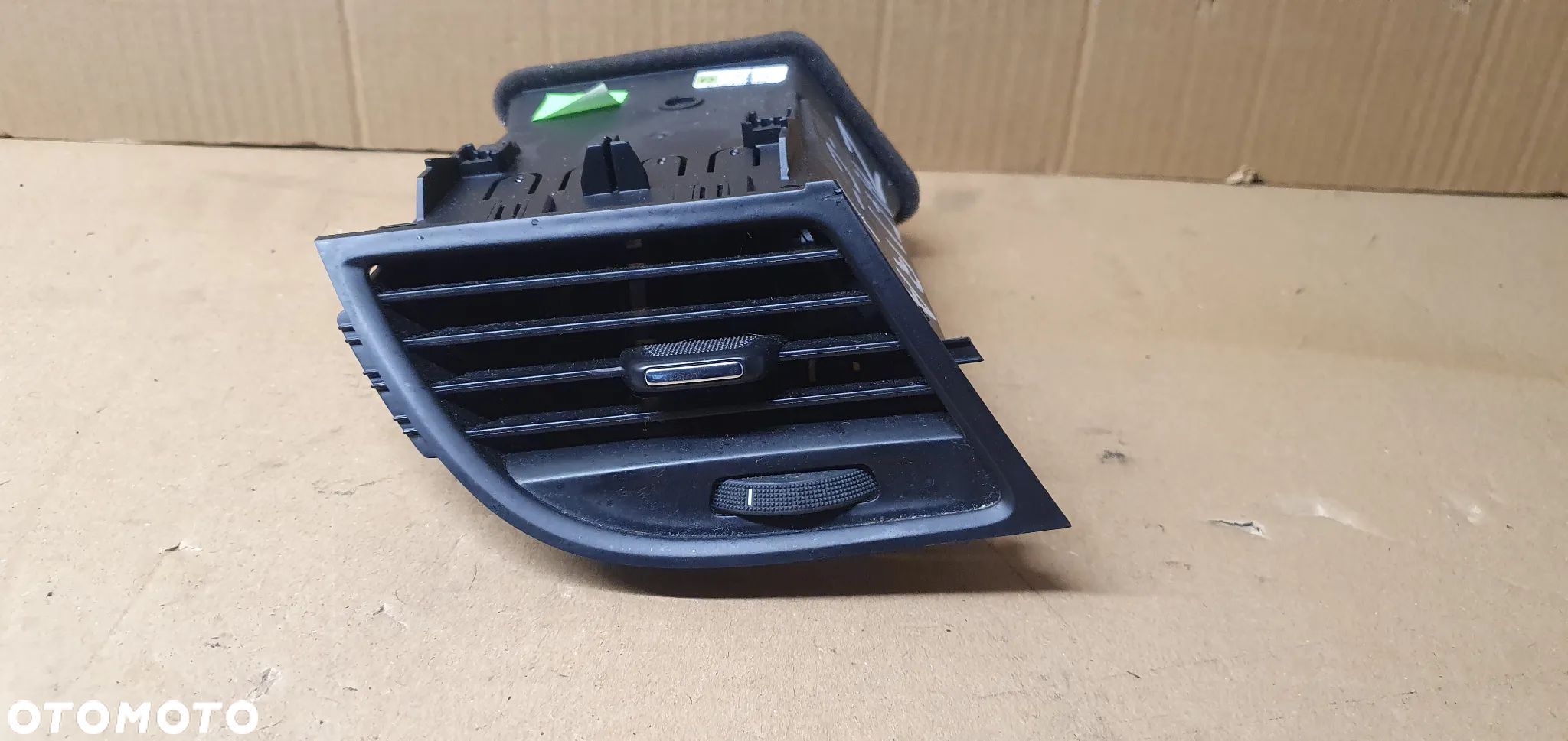 Kratka nawiewu powietrza lewa Opel Zafira C 13432407 - 1
