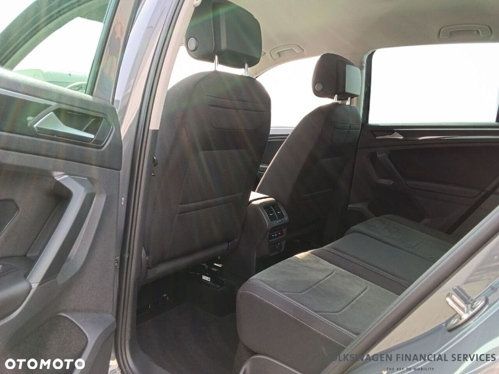 Volkswagen Tiguan - 11