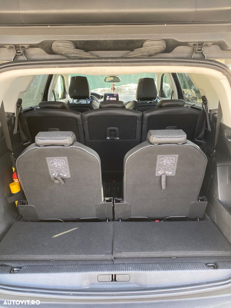 Peugeot 5008 - 8