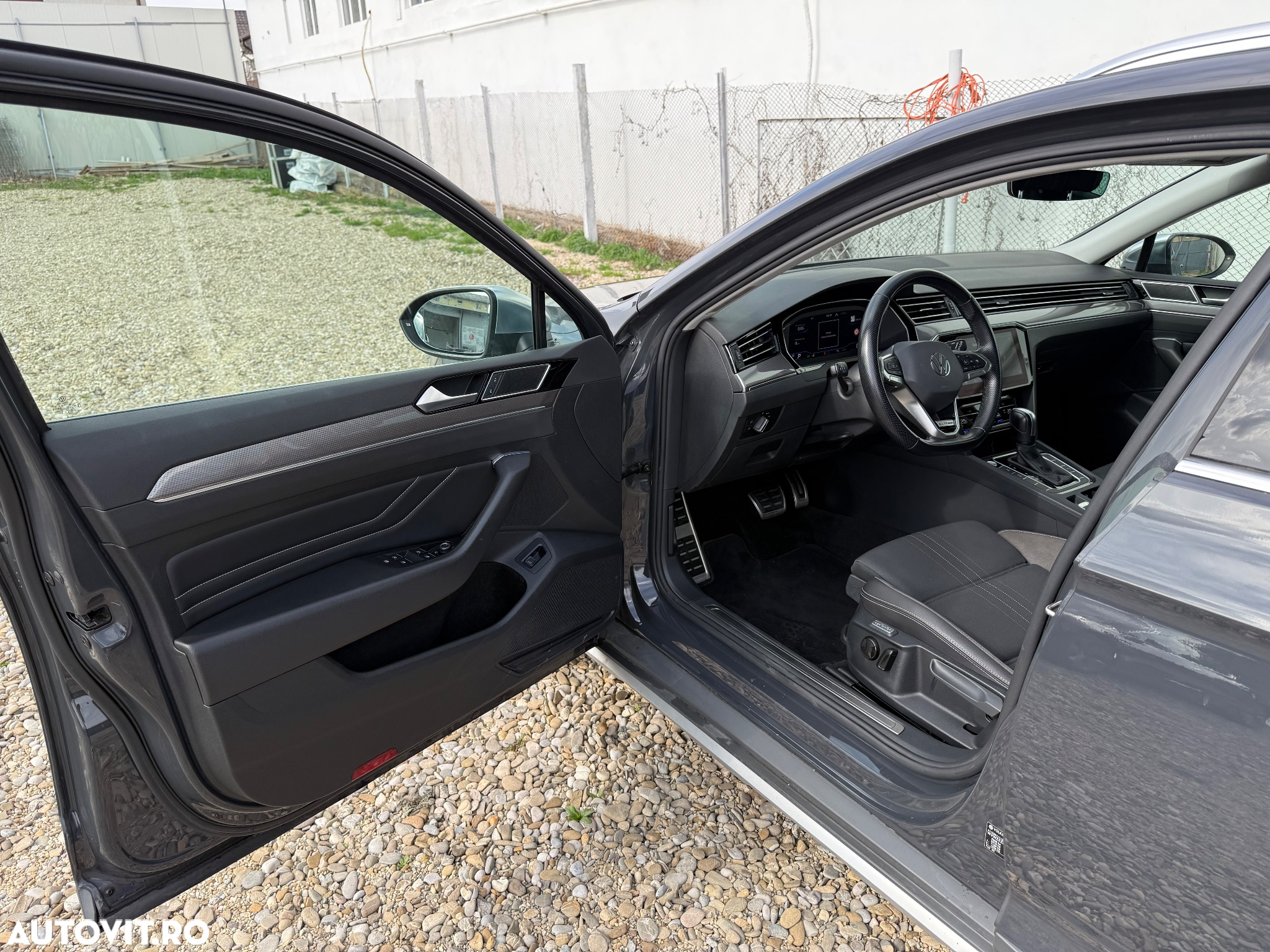 Volkswagen Passat - 11