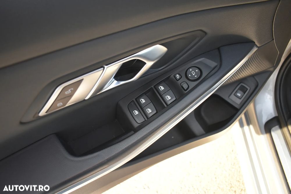 BMW Seria 3 320d xDrive AT MHEV - 12