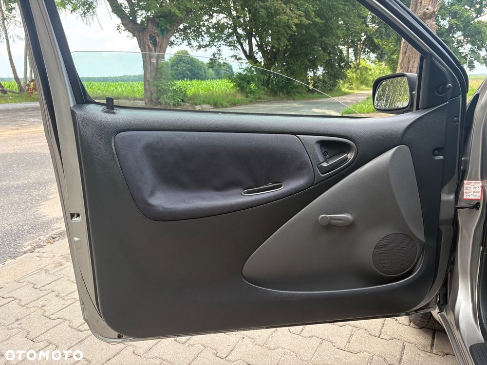 Toyota Yaris 1.0 - 19