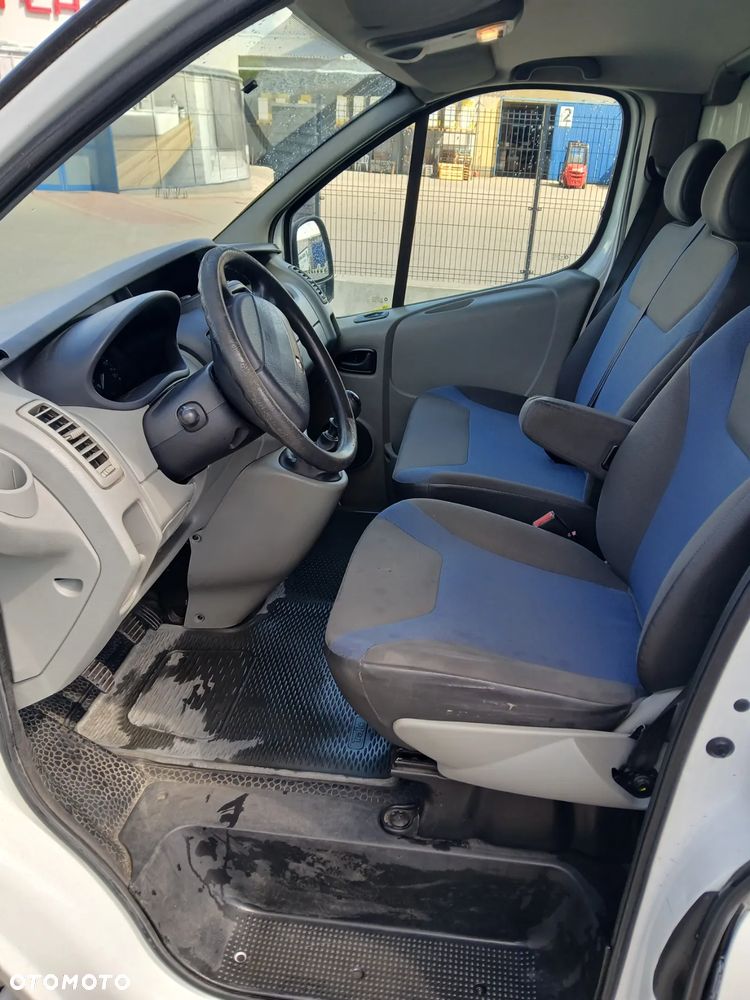 Renault TRAFIC - 9