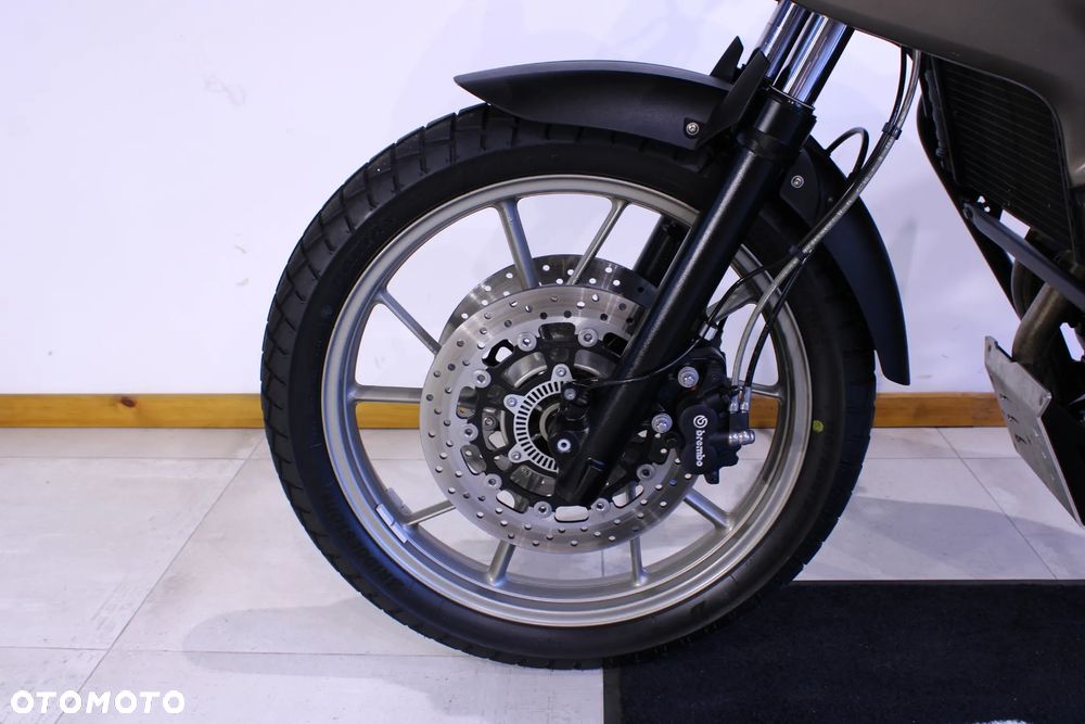 BMW F - 26