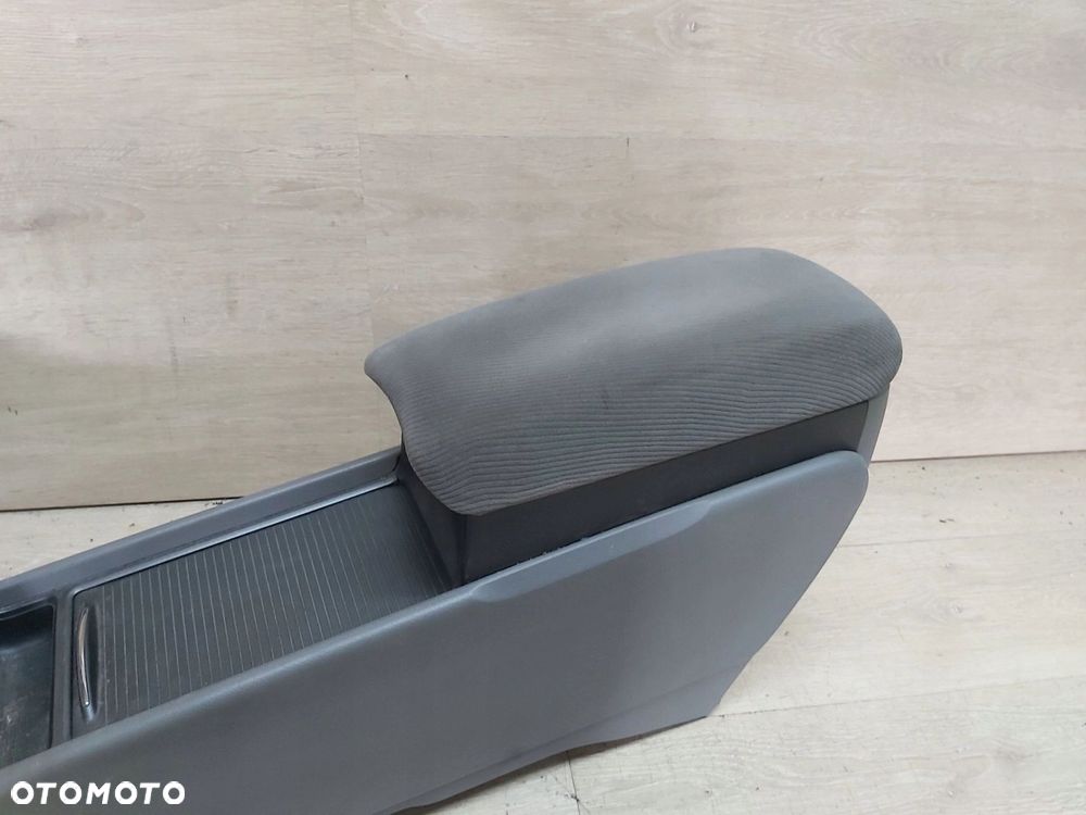 Honda Civic VIII podłokietnik schowek tunel środkowy SEDAN - 2