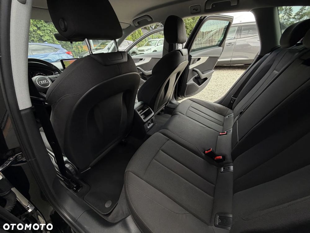 Audi A4 Avant 40 TFSI S tronic design - 19